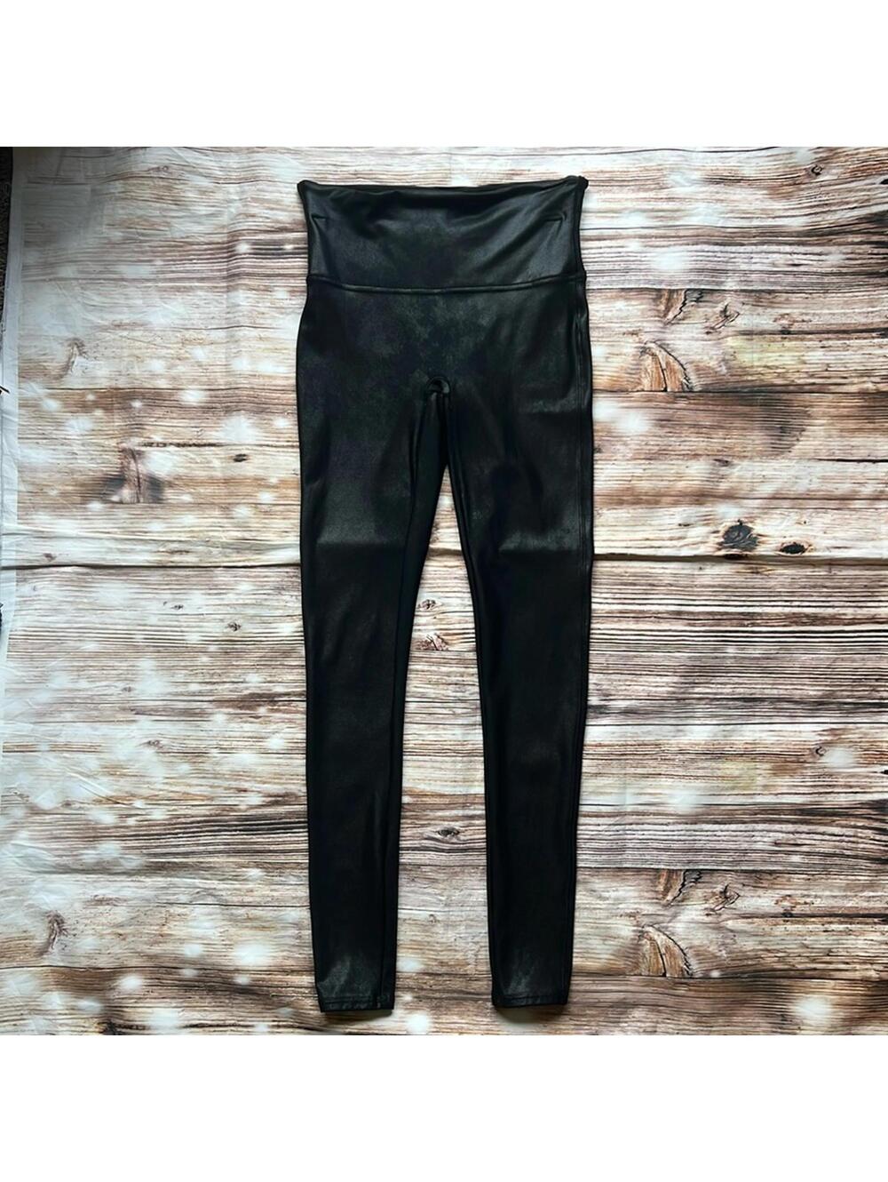 💪🏽 SPANX Faux leather leggings
